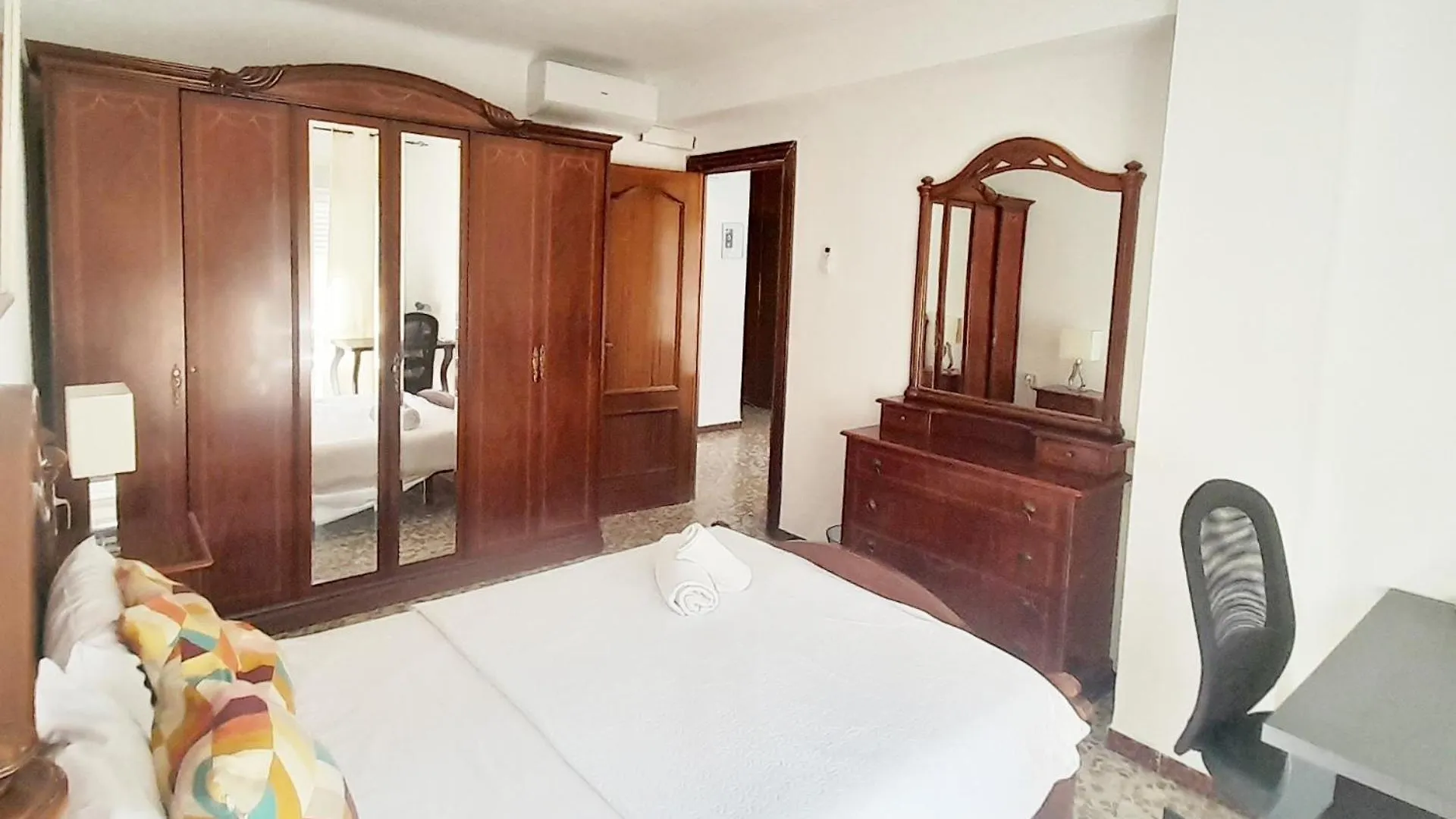 Apartamento En El Centro Amplio Y Confortable Malaga 0*,