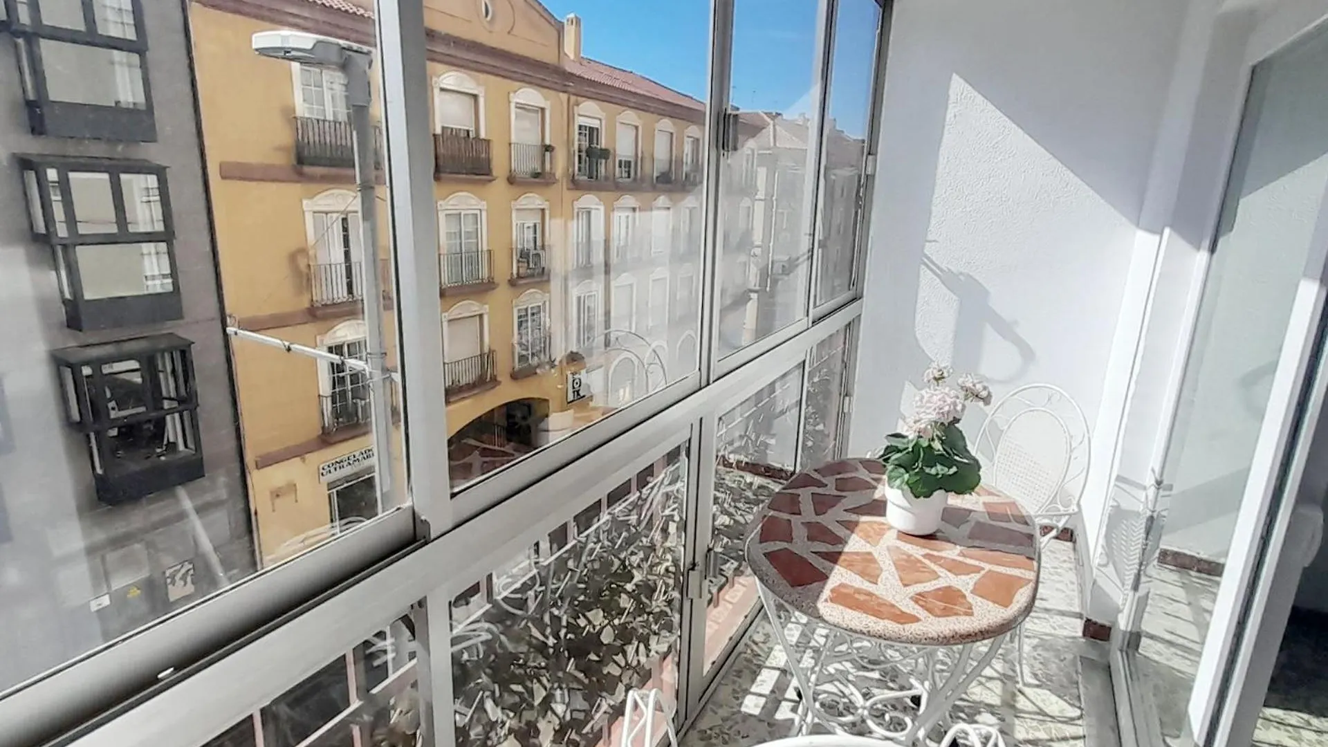 Apartamento En El Centro Amplio Y Confortable Málaga