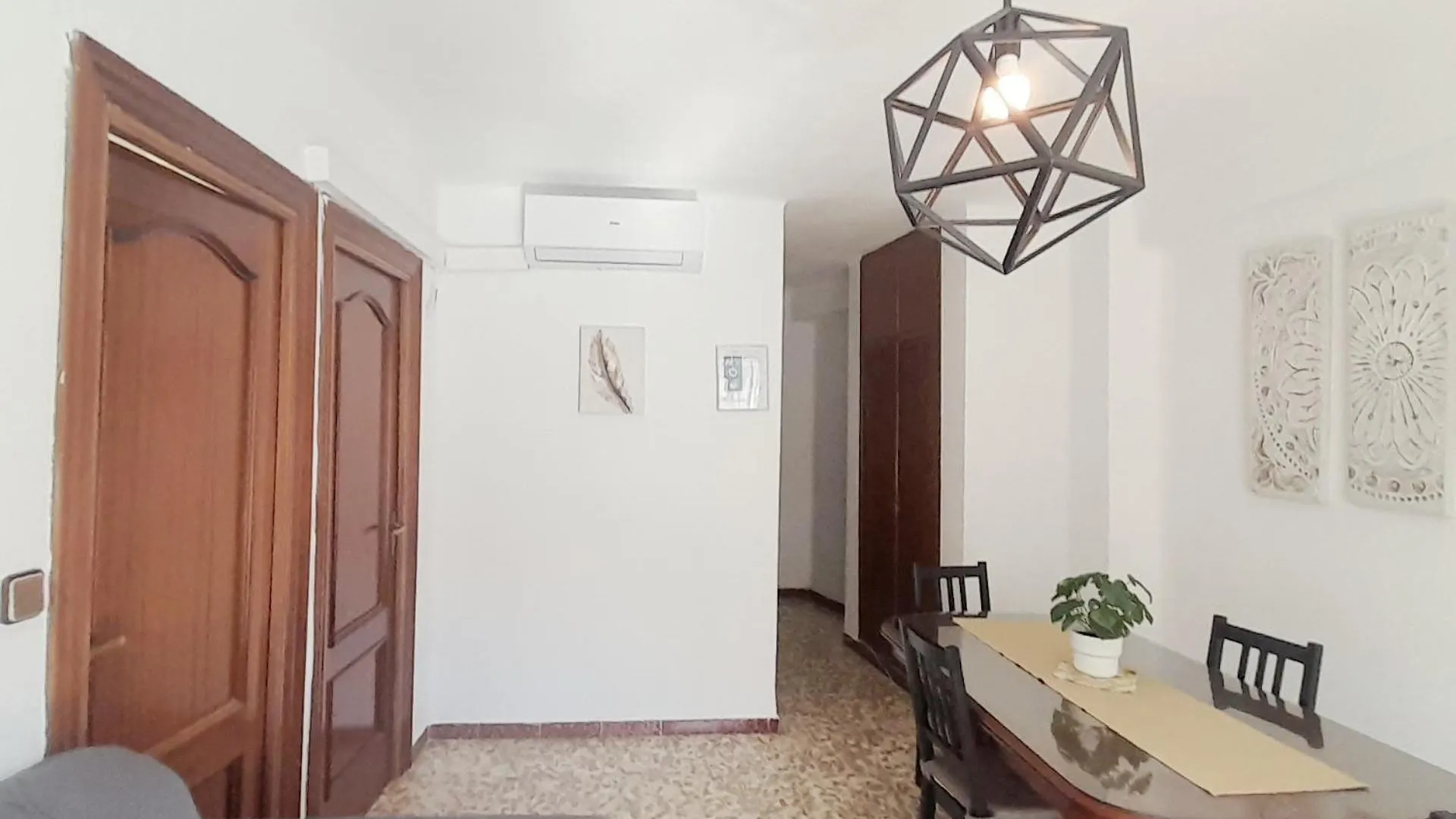 Apartamento En El Centro Amplio Y Confortable Malaga