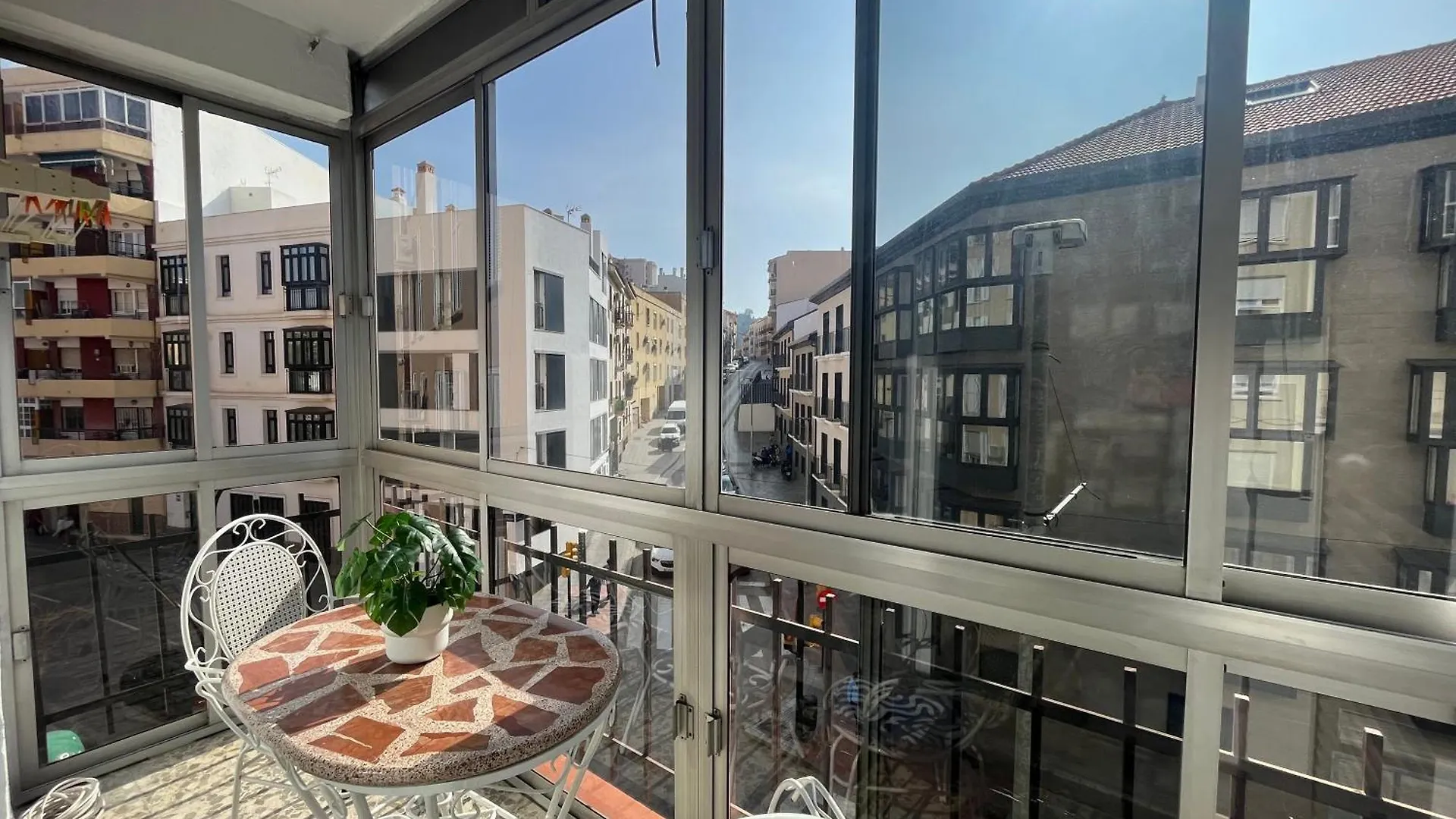 Apartamento En El Centro Amplio Y Confortable Málaga